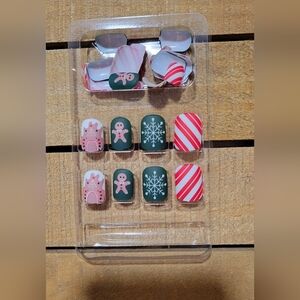 Boutique Christmas Press On Nails
